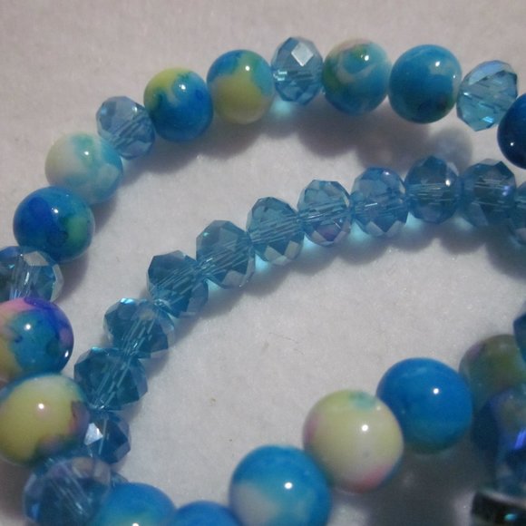 Multi Blue Book Charm Bracelet Set. - Picture 6 of 6